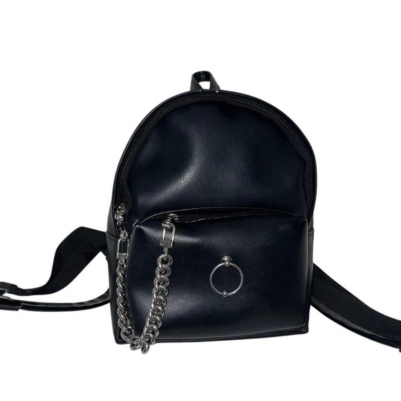 Samo Ondoh mini piercing backpack - Picture 1 of 7